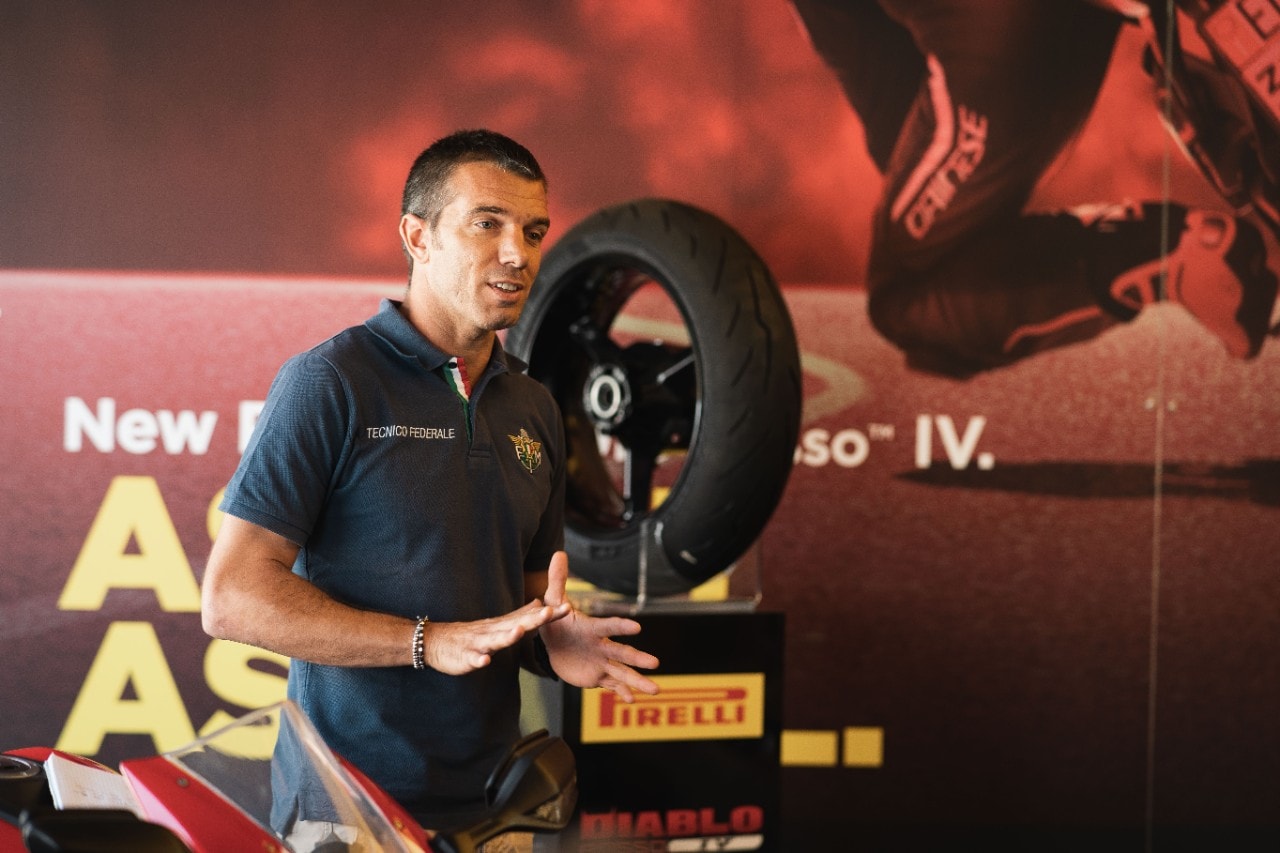 La FMI “laurea” i collaudatori moto Pirelli campioni in sicurezza
